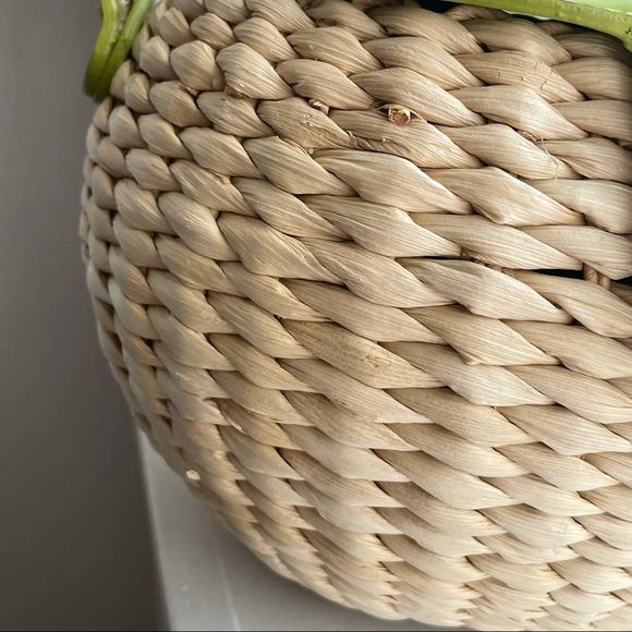 Lime Basket Purse - Picture 4 of 10